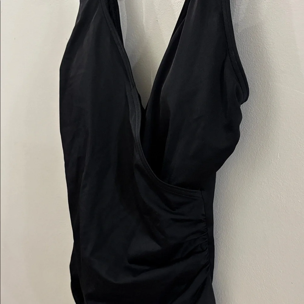 Lands End Black One-Piece Swimsuit - size 6 - padded bra - U back - rouging